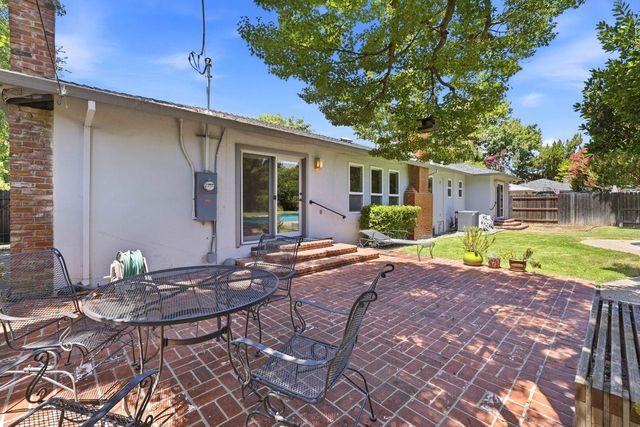 800 Piedmont Dr, Sacramento, CA 95822