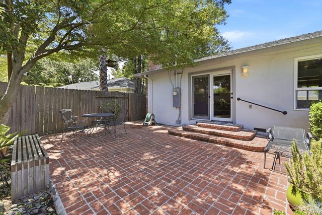 800 Piedmont Dr, Sacramento, CA 95822
