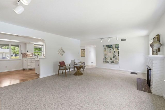 800 Piedmont Dr, Sacramento, CA 95822