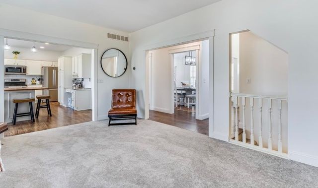823 S Surrey Lane, Maize, KS 67101