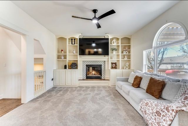823 S Surrey Lane, Maize, KS 67101