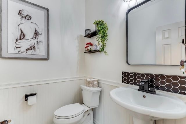 823 S Surrey Lane, Maize, KS 67101