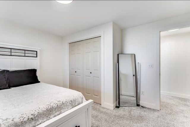 823 S Surrey Lane, Maize, KS 67101