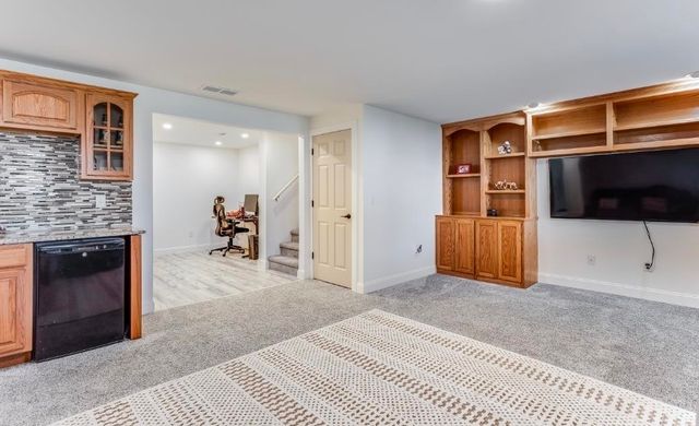 823 S Surrey Lane, Maize, KS 67101