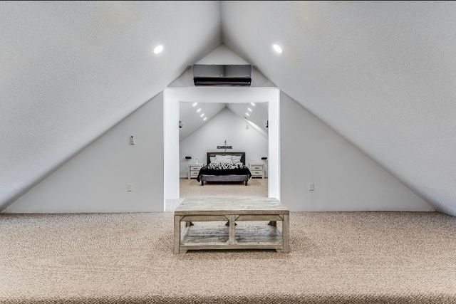 823 S Surrey Lane, Maize, KS 67101