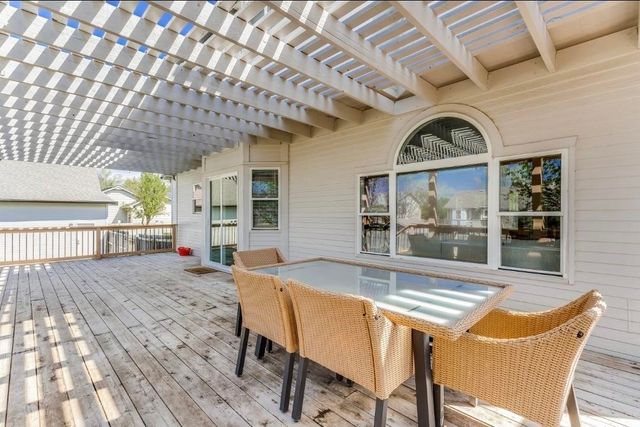 823 S Surrey Lane, Maize, KS 67101