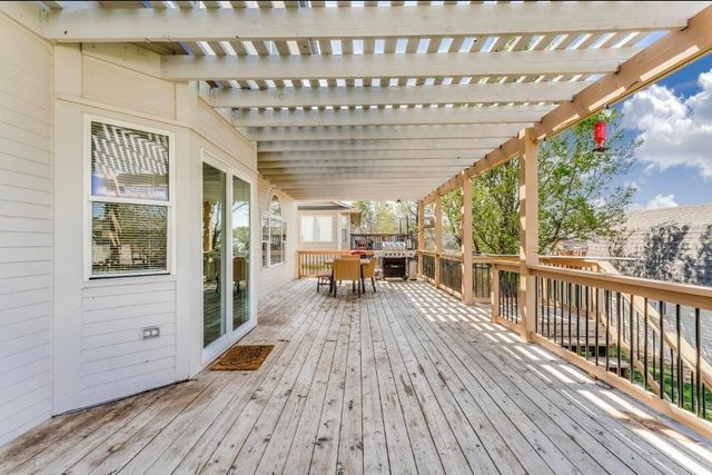823 S Surrey Lane, Maize, KS 67101