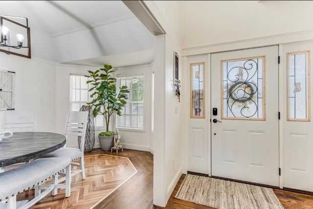 823 S Surrey Lane, Maize, KS 67101