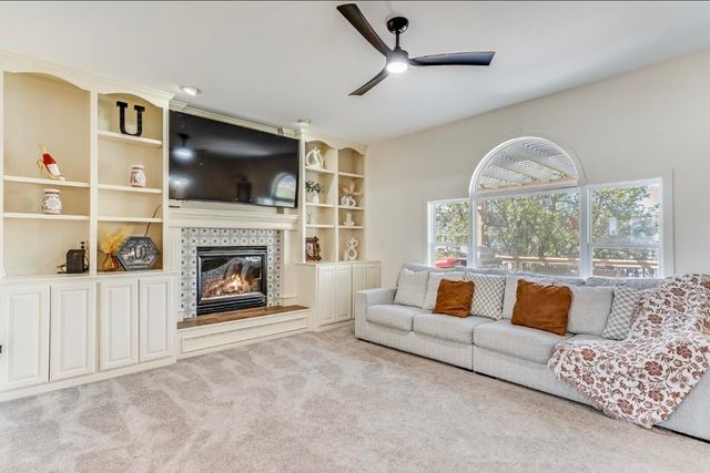 823 S Surrey Lane, Maize, KS 67101