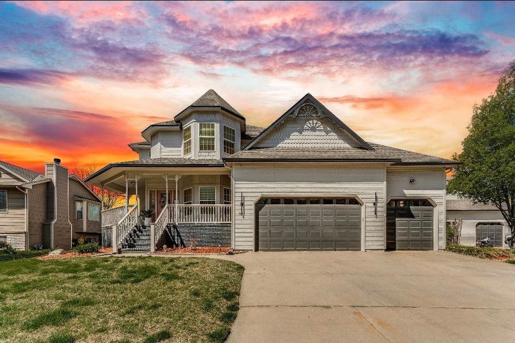823 S Surrey Lane, Maize, KS 67101