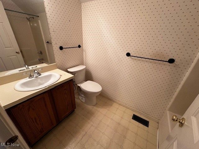 122 Bayberry Lane, Bedford, OH 44146