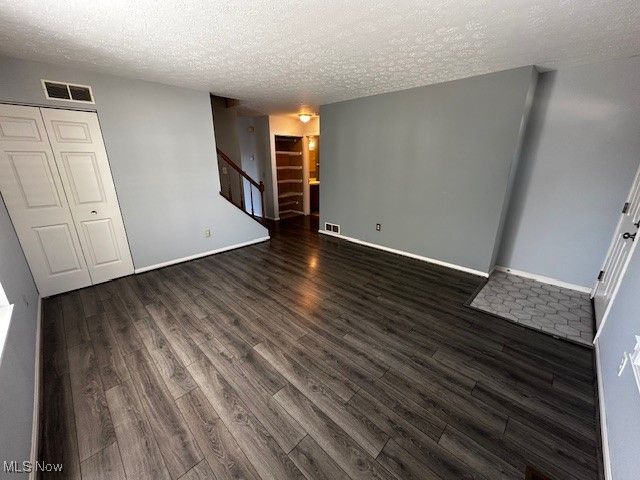 122 Bayberry Lane, Bedford, OH 44146