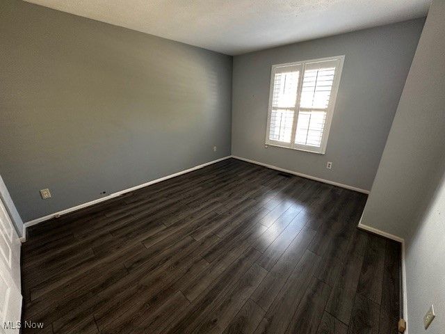 122 Bayberry Lane, Bedford, OH 44146