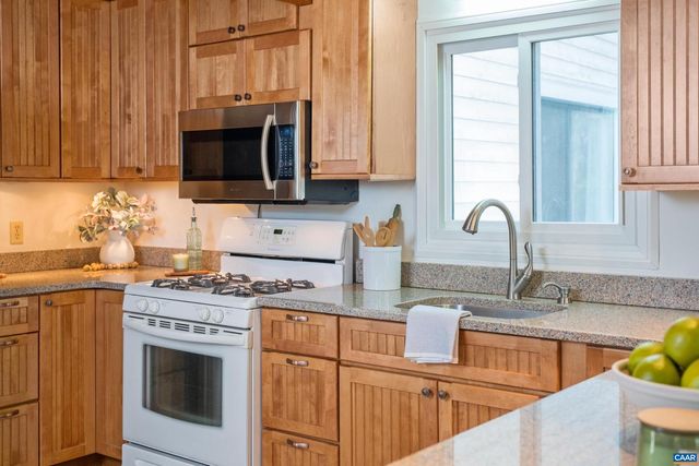 3955 TAYLORS MOUNTAIN FARM LN, Charlottesville, VA 22903