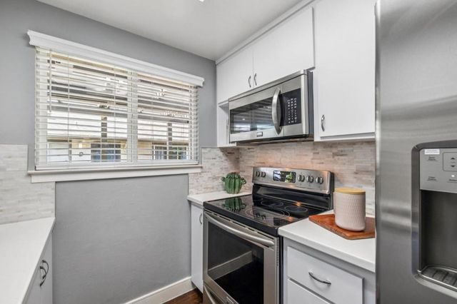 99 Sherland Avenue D, Mountain View, CA 94043