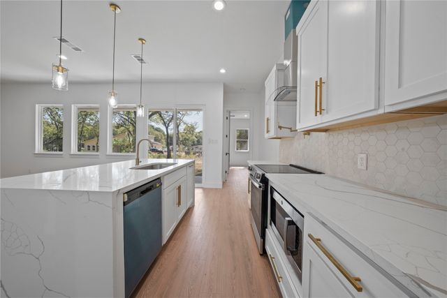 2228 Echo Lake Drive, Dallas, TX 75253