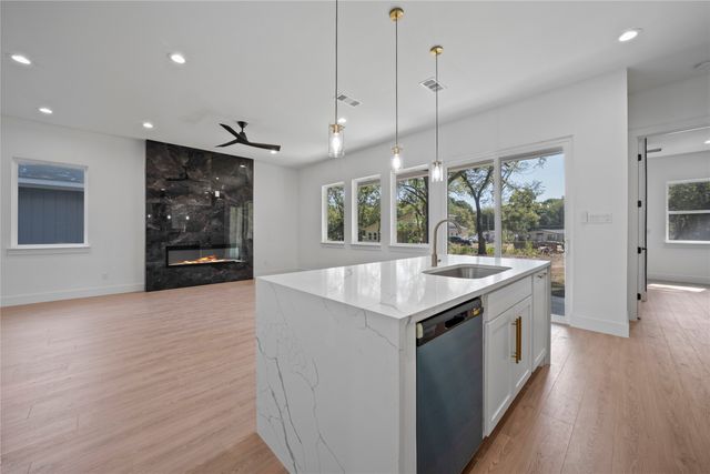 2228 Echo Lake Drive, Dallas, TX 75253