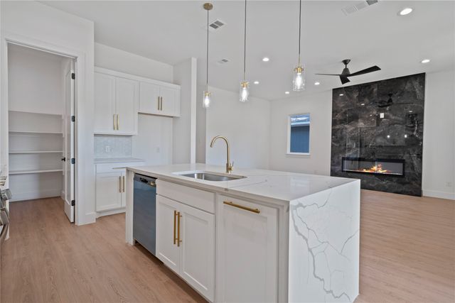 2228 Echo Lake Drive, Dallas, TX 75253