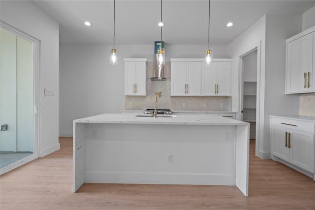 2228 Echo Lake Drive, Dallas, TX 75253