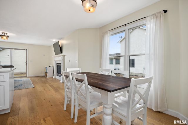 3903 W HEARTHWOOD Drive, Dunlap, IL 61525