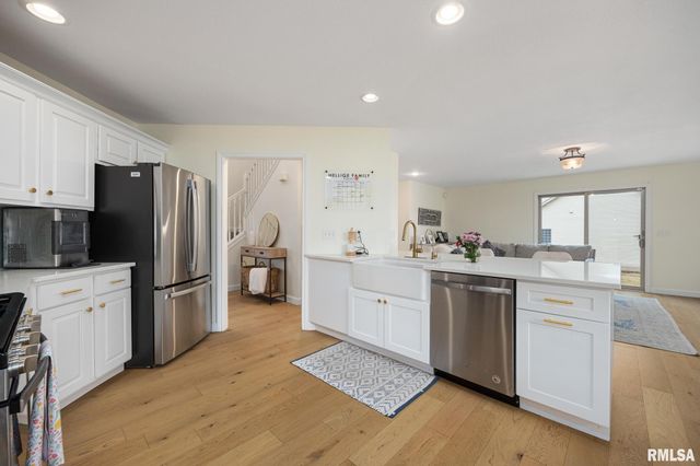 3903 W HEARTHWOOD Drive, Dunlap, IL 61525