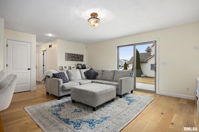 3903 W HEARTHWOOD Drive, Dunlap, IL 61525