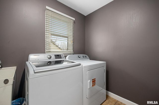 3903 W HEARTHWOOD Drive, Dunlap, IL 61525