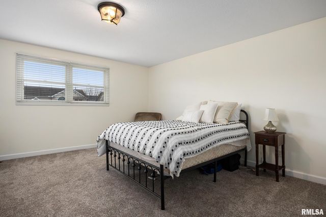 3903 W HEARTHWOOD Drive, Dunlap, IL 61525