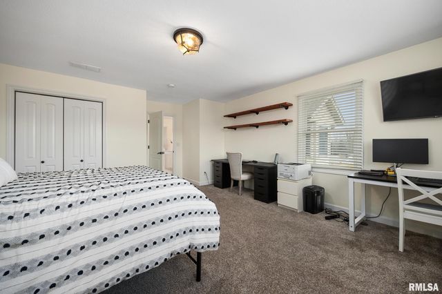 3903 W HEARTHWOOD Drive, Dunlap, IL 61525