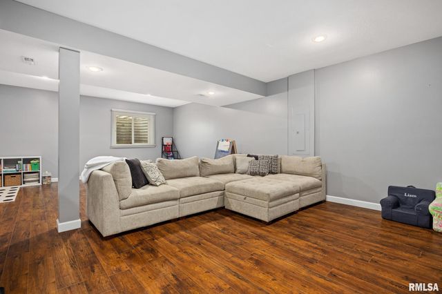 3903 W HEARTHWOOD Drive, Dunlap, IL 61525