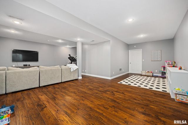 3903 W HEARTHWOOD Drive, Dunlap, IL 61525