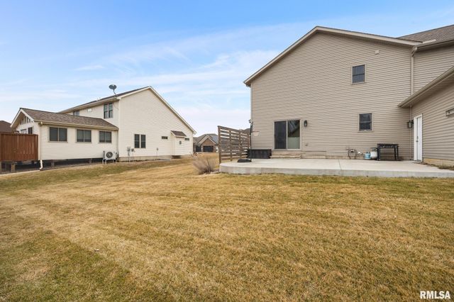 3903 W HEARTHWOOD Drive, Dunlap, IL 61525