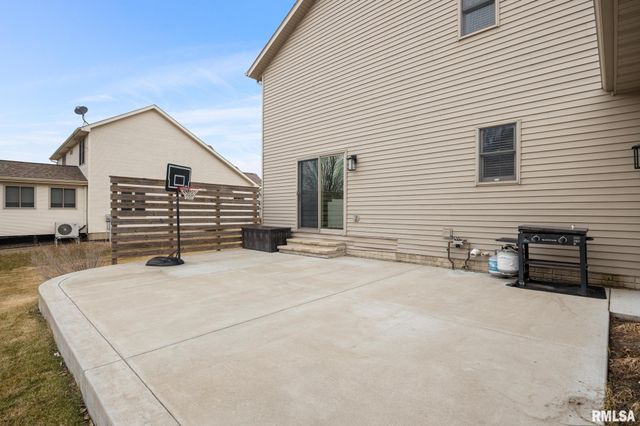 3903 W HEARTHWOOD Drive, Dunlap, IL 61525