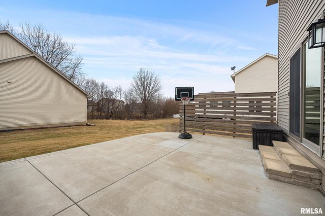 3903 W HEARTHWOOD Drive, Dunlap, IL 61525
