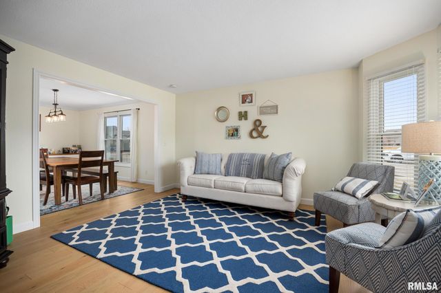 3903 W HEARTHWOOD Drive, Dunlap, IL 61525