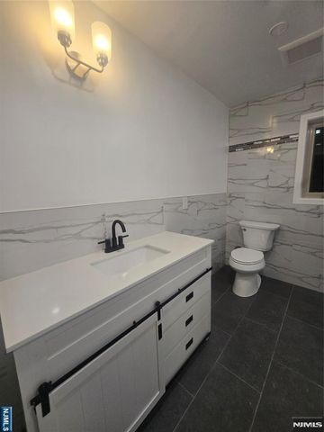 25 Winant Avenue, Ridgefield Park, NJ 07660