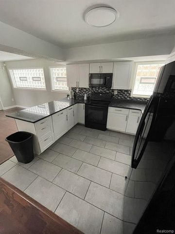 16503 Linwood Street, Detroit, MI 48221