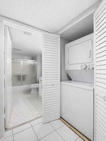 550 SW 137 Avenue L114, Pembroke Pines, FL 33027