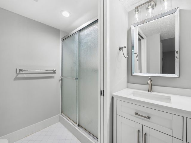 550 SW 137 Avenue L114, Pembroke Pines, FL 33027
