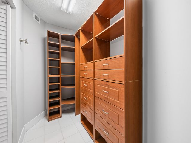 550 SW 137 Avenue L114, Pembroke Pines, FL 33027