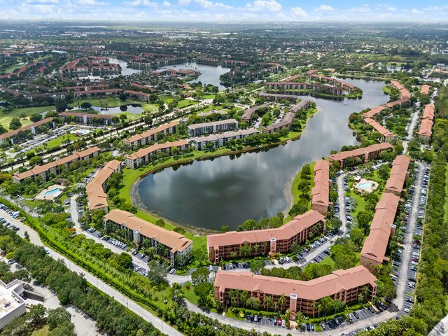 550 SW 137 Avenue L114, Pembroke Pines, FL 33027