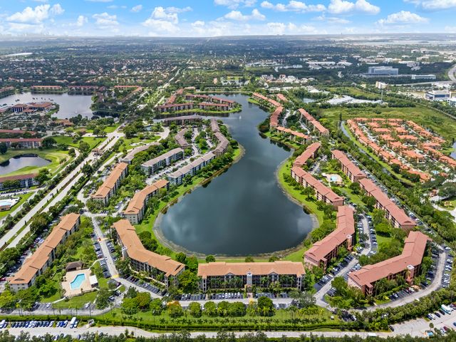 550 SW 137 Avenue L114, Pembroke Pines, FL 33027