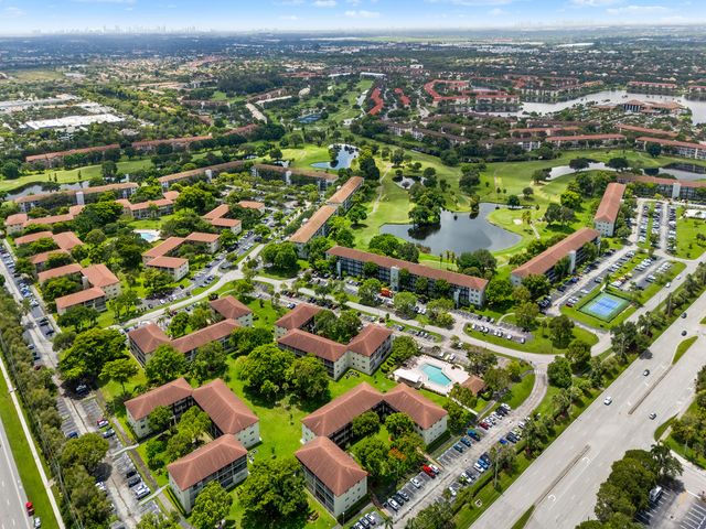 550 SW 137 Avenue L114, Pembroke Pines, FL 33027