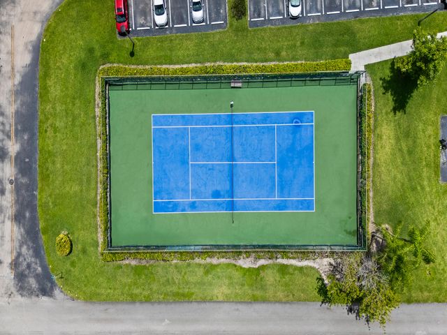 550 SW 137 Avenue L114, Pembroke Pines, FL 33027