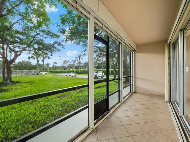 550 SW 137 Avenue L114, Pembroke Pines, FL 33027