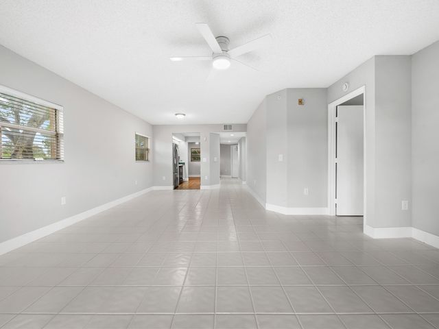 550 SW 137 Avenue L114, Pembroke Pines, FL 33027