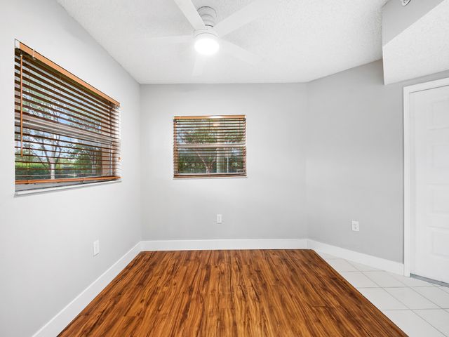 550 SW 137 Avenue L114, Pembroke Pines, FL 33027