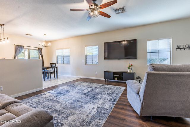 1006 E Renegade Trail, San Tan Valley, AZ 85143