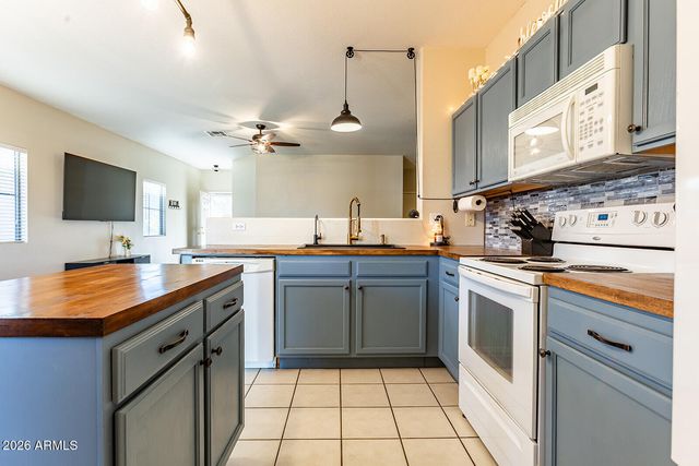 1006 E Renegade Trail, San Tan Valley, AZ 85143