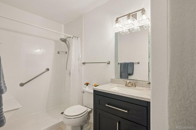 8437 Thunder Ridge Way 103, Highlands Ranch, CO 80126